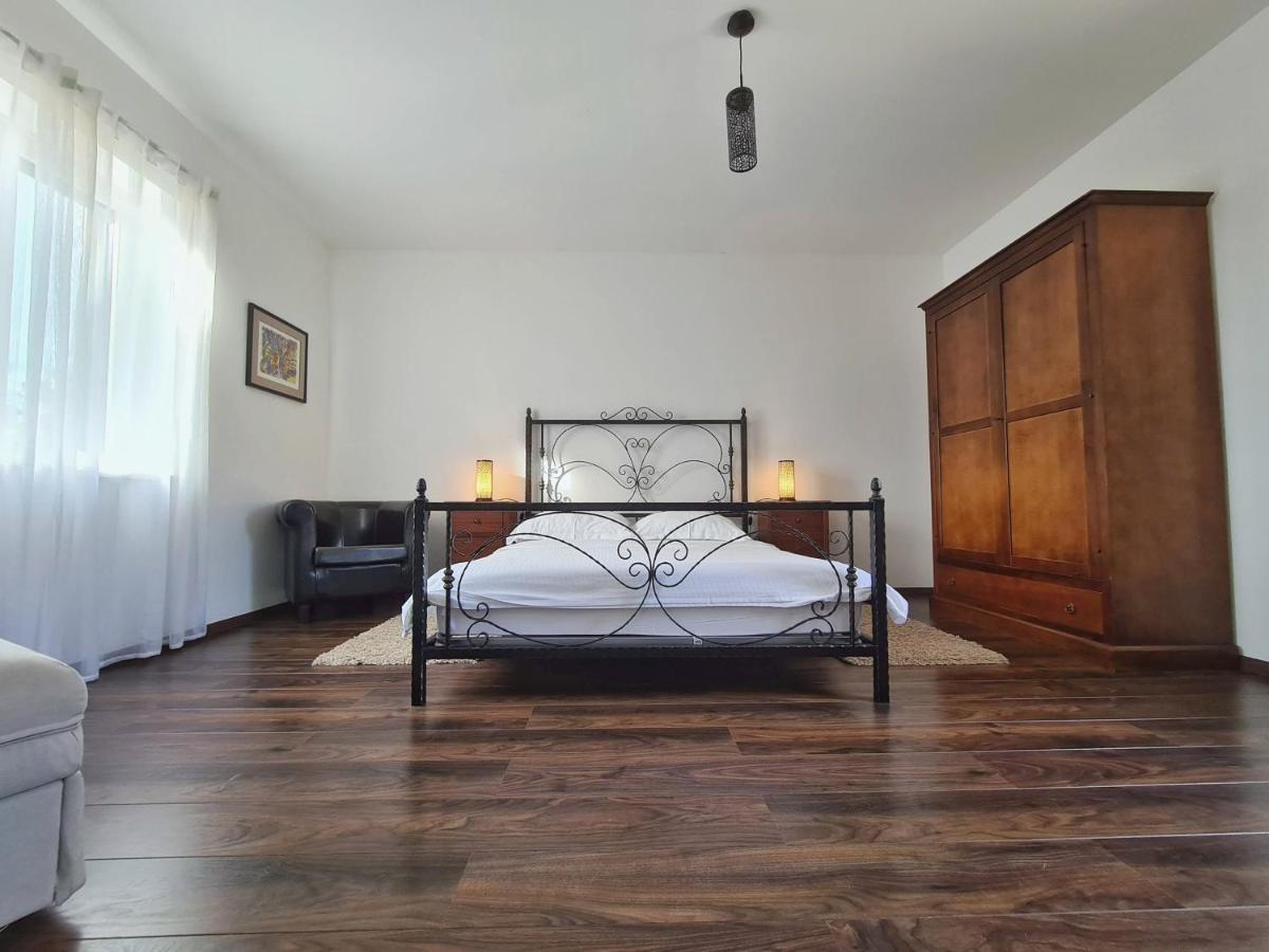 Spacious Villa With Pool, Indoor Jacuzzi And Sauna Near Porec Višnjan Zewnętrze zdjęcie