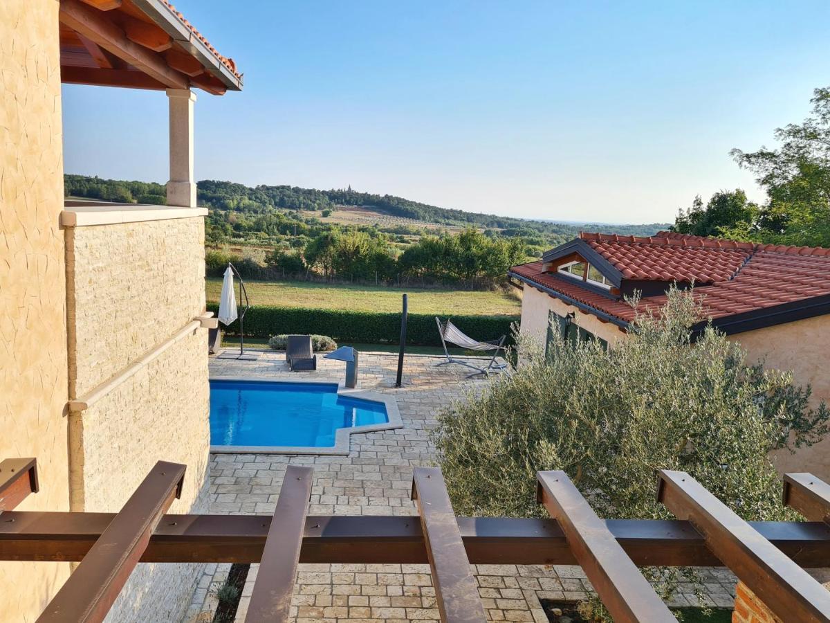 Spacious Villa With Pool, Indoor Jacuzzi And Sauna Near Porec Višnjan Zewnętrze zdjęcie