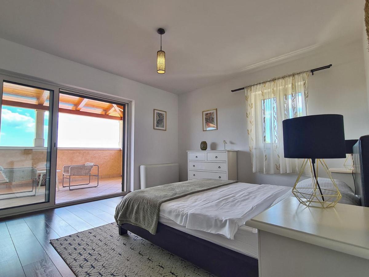 Spacious Villa With Pool, Indoor Jacuzzi And Sauna Near Porec Višnjan Zewnętrze zdjęcie